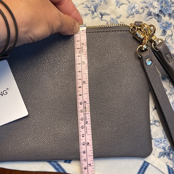 Anna Chang Purse w keychain or wristlet - Picture 4 of 8